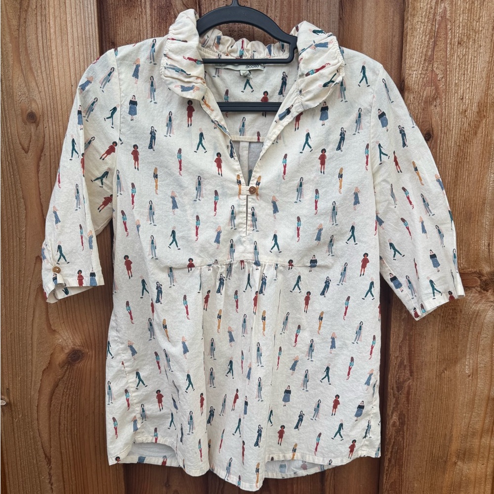 Acote Cream Shirt with Adorable Figures Design